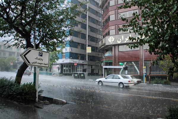 هشدار درباره بارش های رگباری در تهران ، خطر سیلابی شدن رودخانه های فصلی را تهدید می نماید