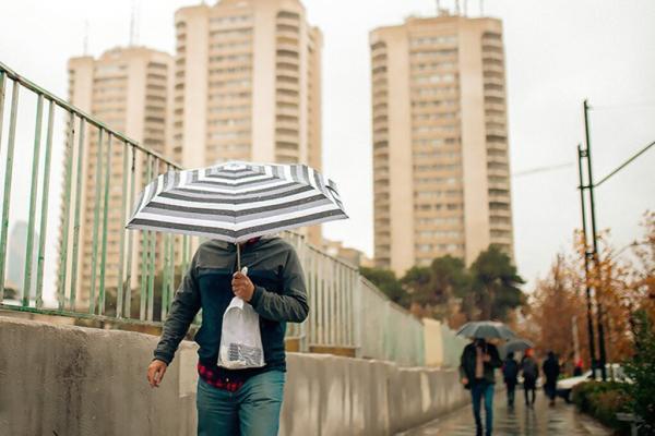 پیش بینی هوای تهران در روز سه شنبه 11 بهمن ، هشدار درباره خطر وقوع سیل در مرکز ، بارش باران در تهران تا کی ادامه دارد؟